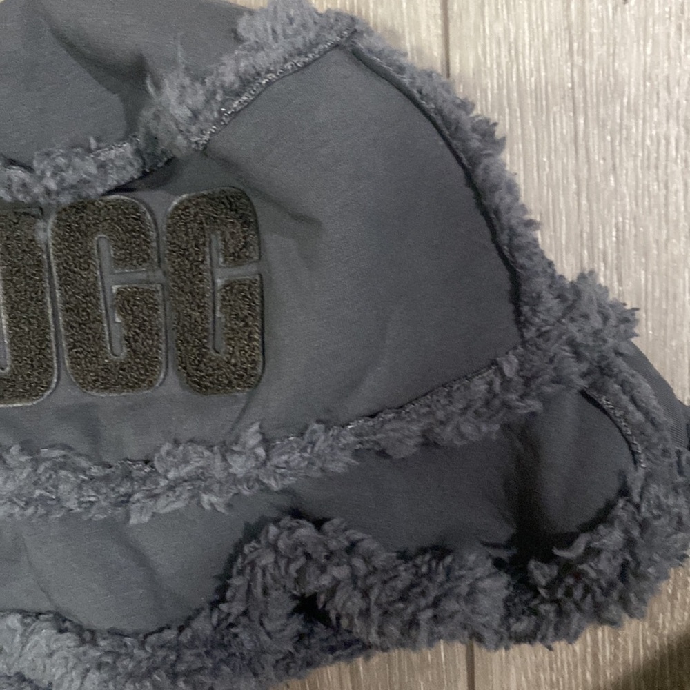NWOT! Ugg Charcoal Fleece-Trimmed Hat - Picture 2 of 5